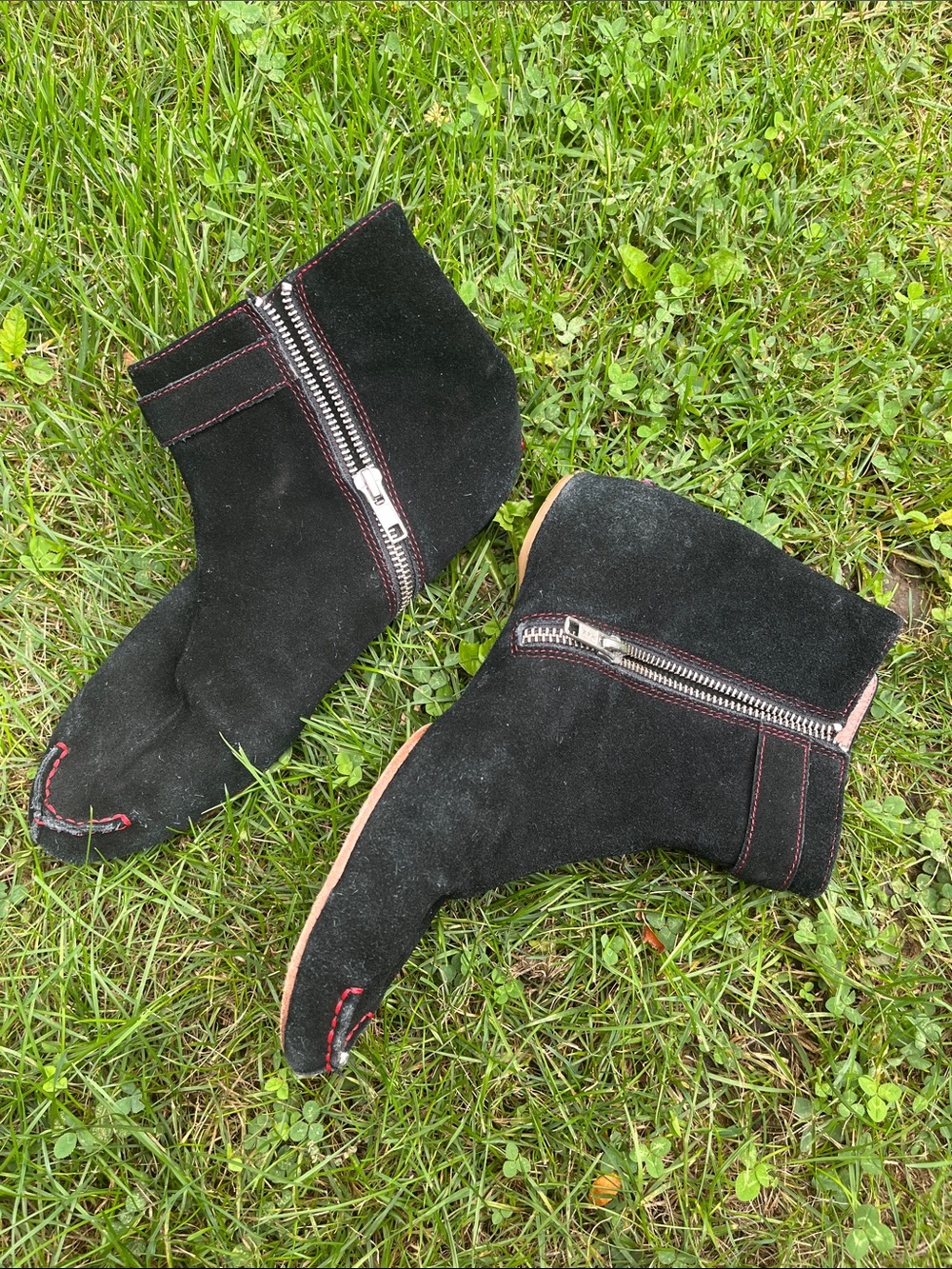 Donald J Plinner 7 Y2K Black Suede Ankle Boots with Zipper - Women